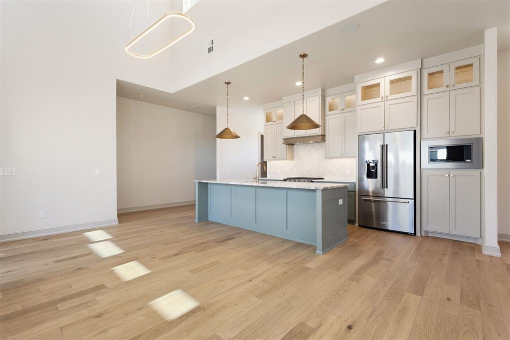 8101 Amber Ridge Drive Property Photo 17