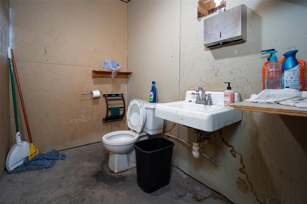 2805 Broce Drive Property Photo 28