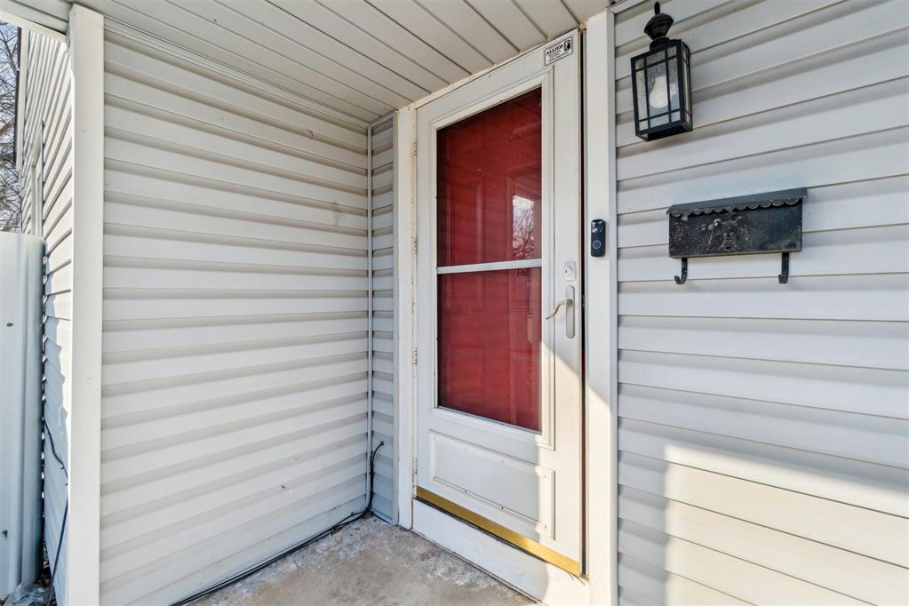 320 E Grumman Drive Property Photo 5