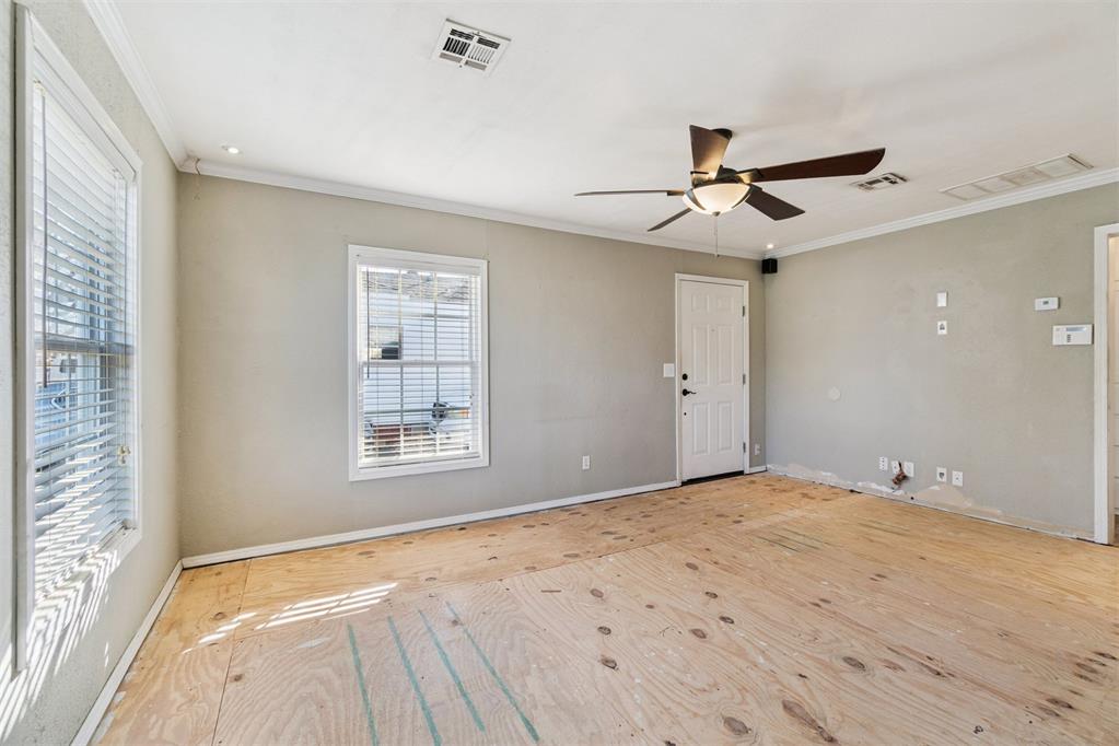 320 E Grumman Drive Property Photo 10