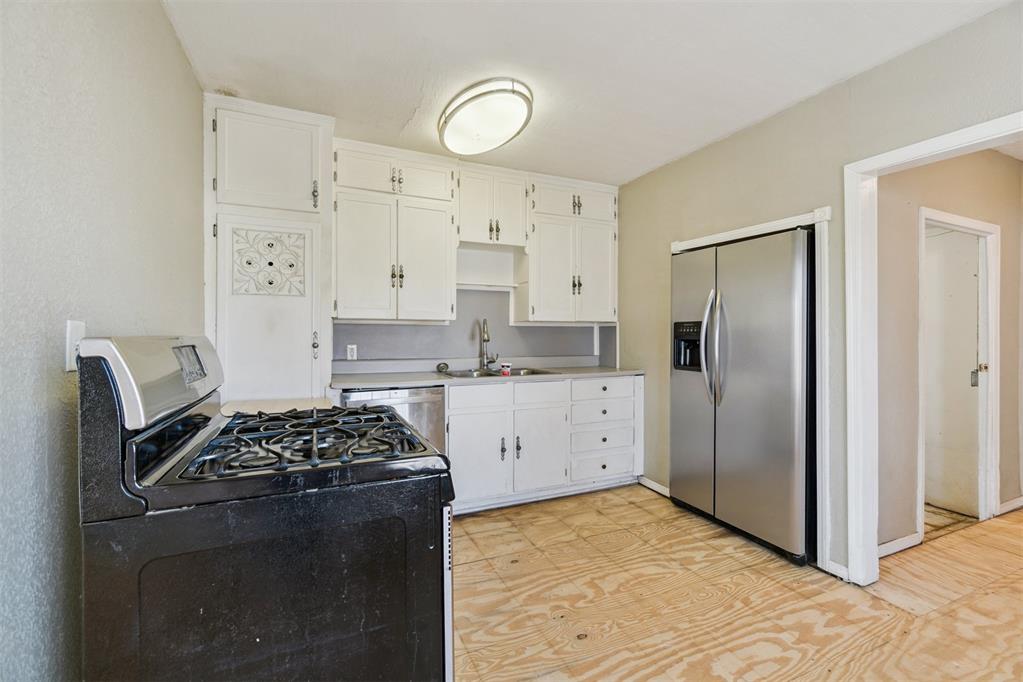 320 E Grumman Drive Property Photo 18