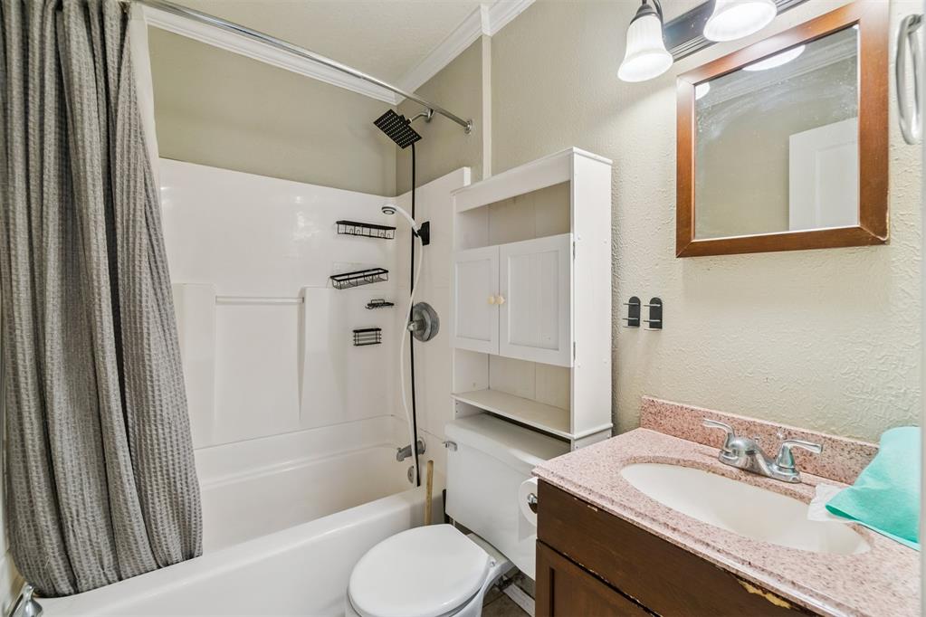 320 E Grumman Drive Property Photo 28