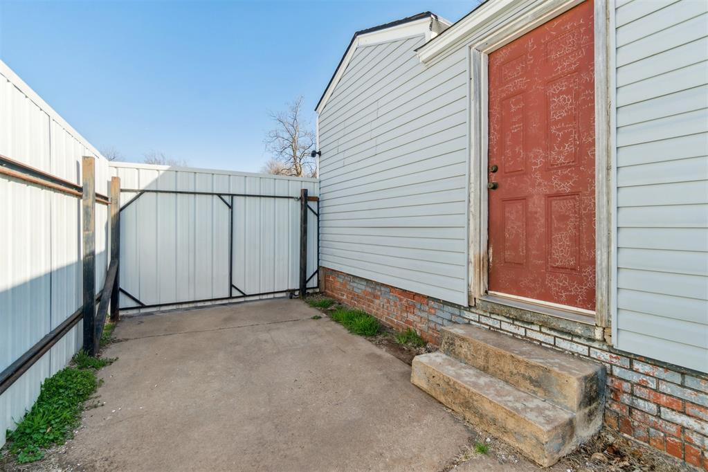 320 E Grumman Drive Property Photo 39