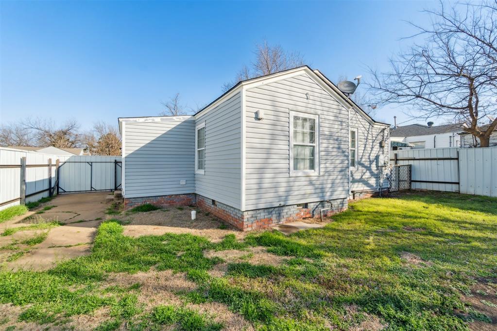 320 E Grumman Drive Property Photo 41
