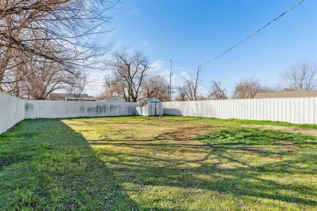 320 E Grumman Drive Property Photo 42