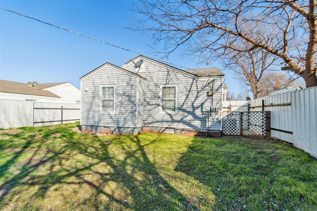 320 E Grumman Drive Property Photo 43