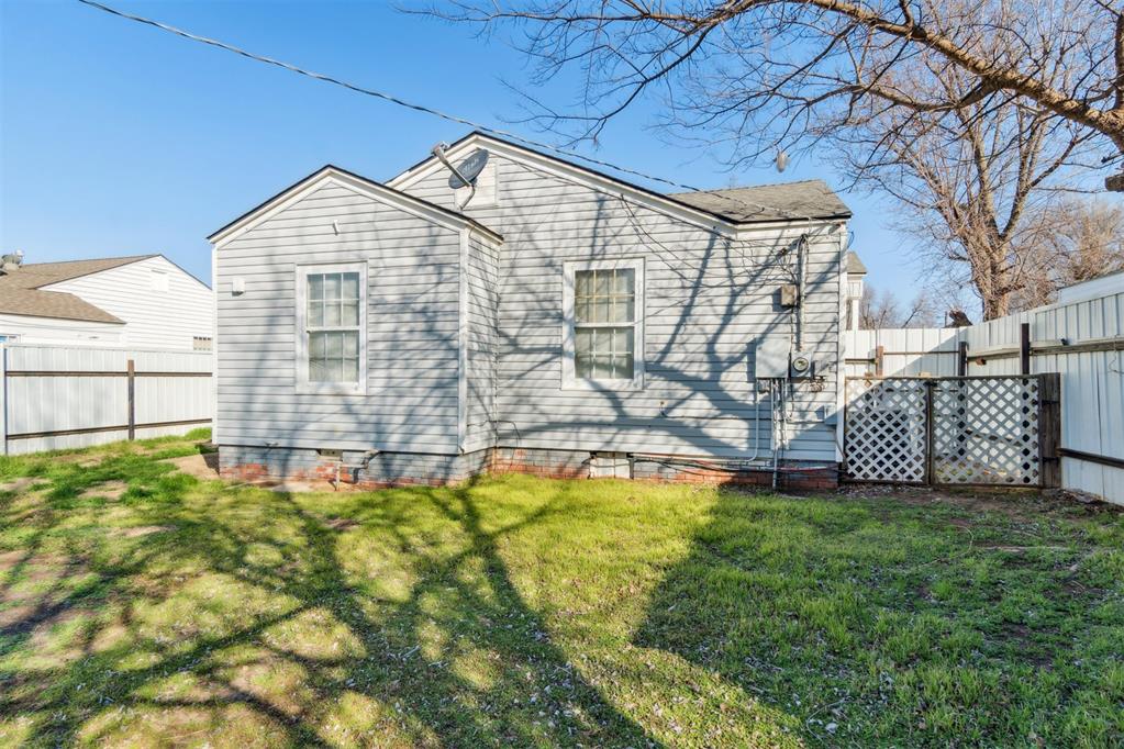 320 E Grumman Drive Property Photo 44