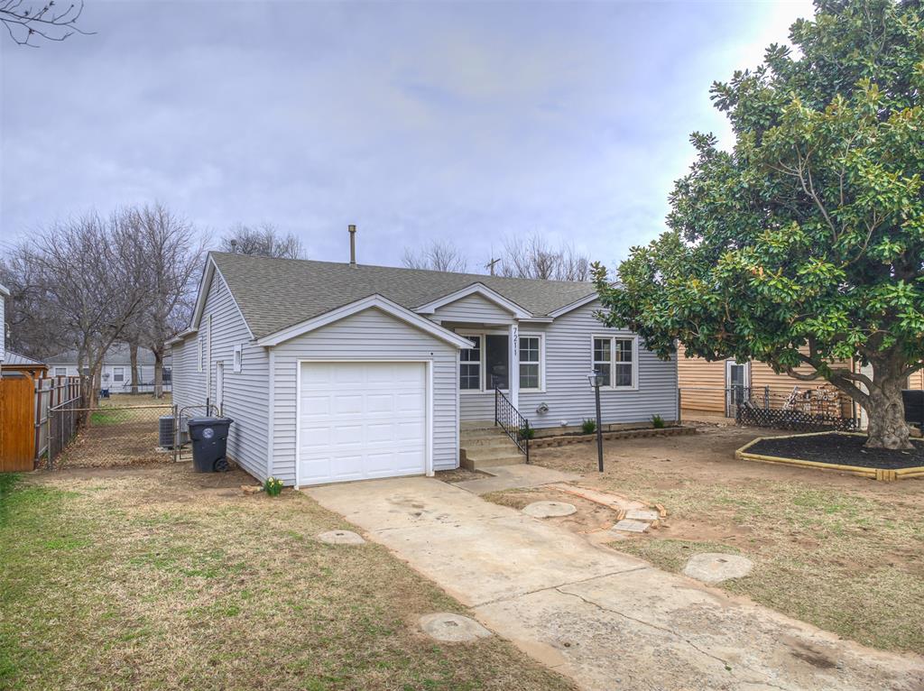 7211 Nw 44th Drive Property Photo 1