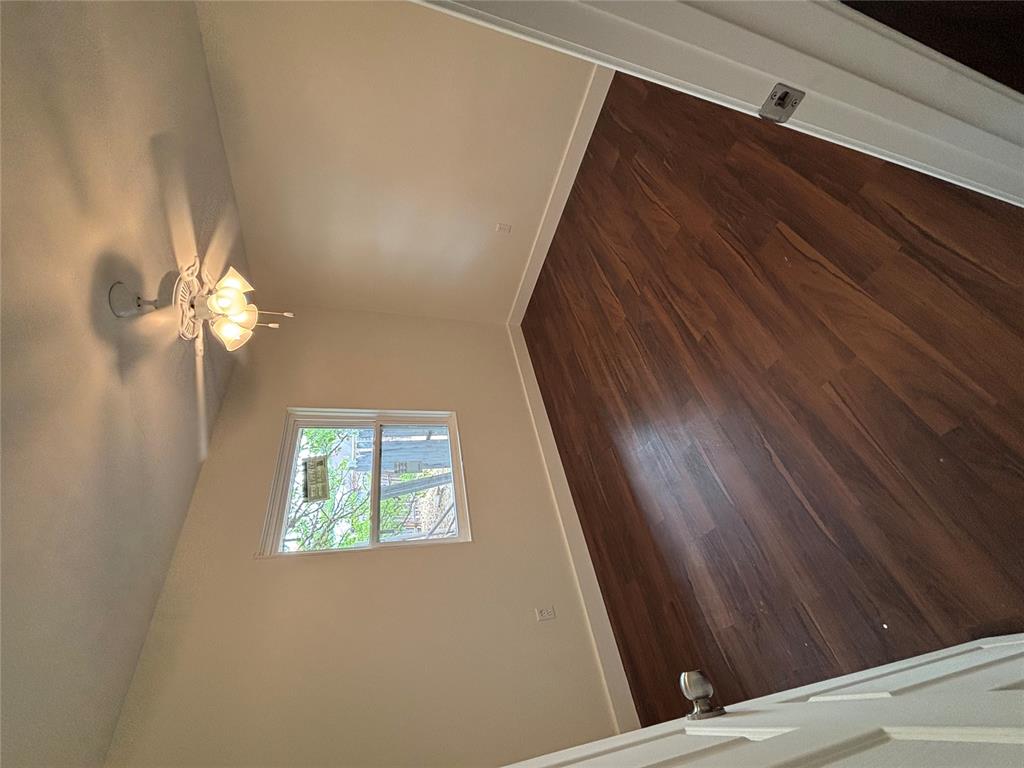 304 Saturn Street Property Photo 4