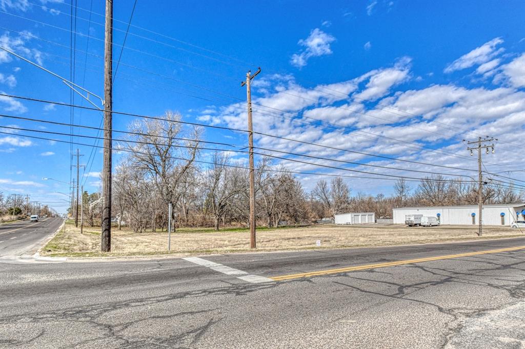 1107 N Post Road Property Photo 1