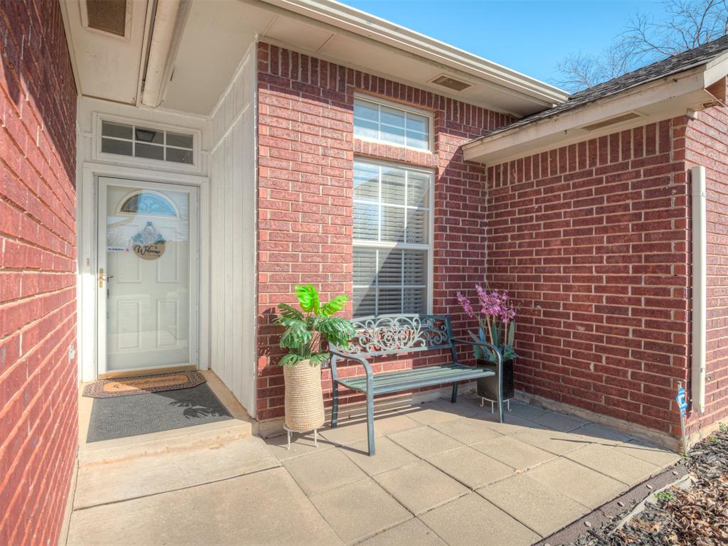17304 Sun River Court Property Photo 3