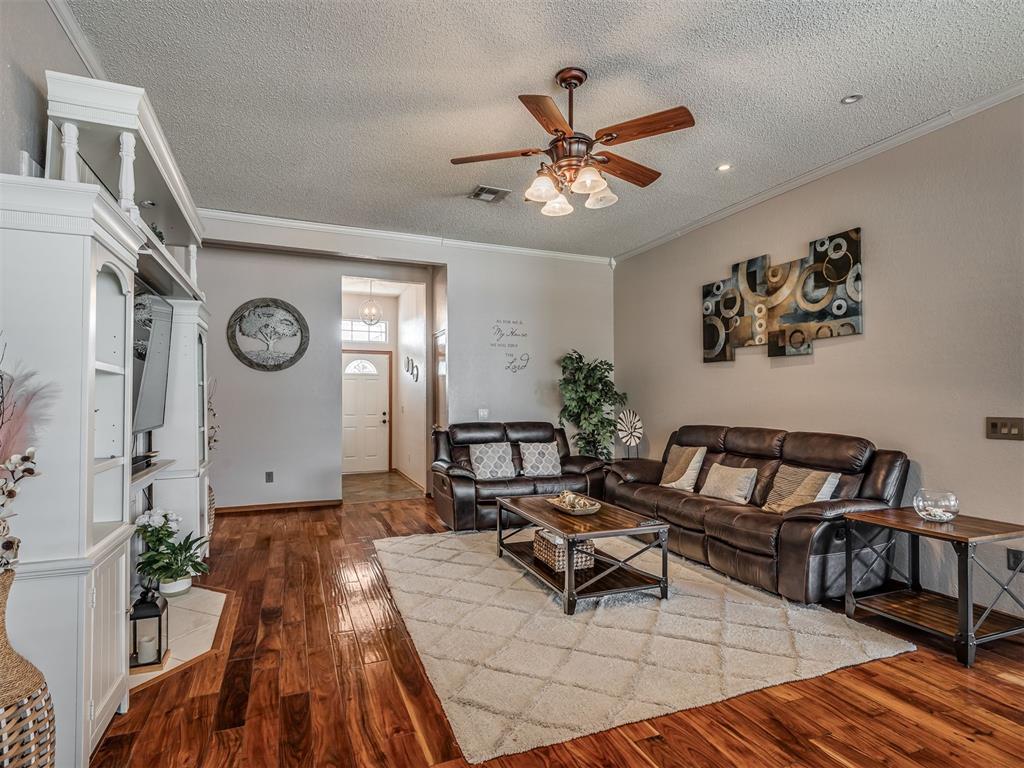 17304 Sun River Court Property Photo 4