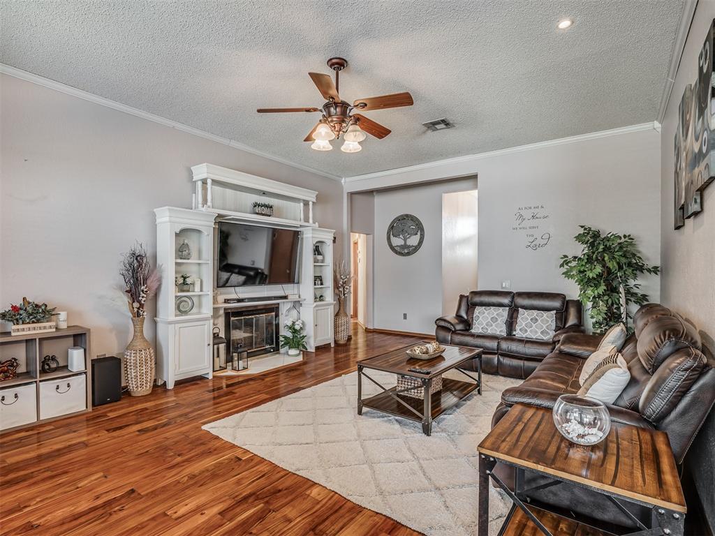 17304 Sun River Court Property Photo 5