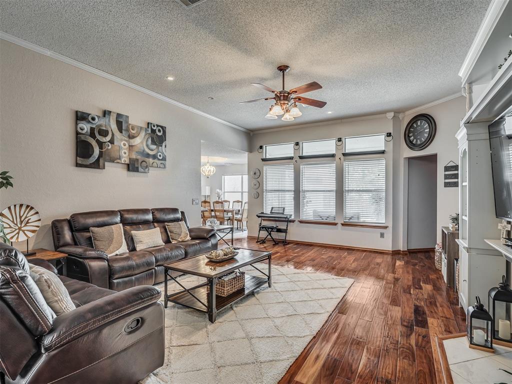 17304 Sun River Court Property Photo 6