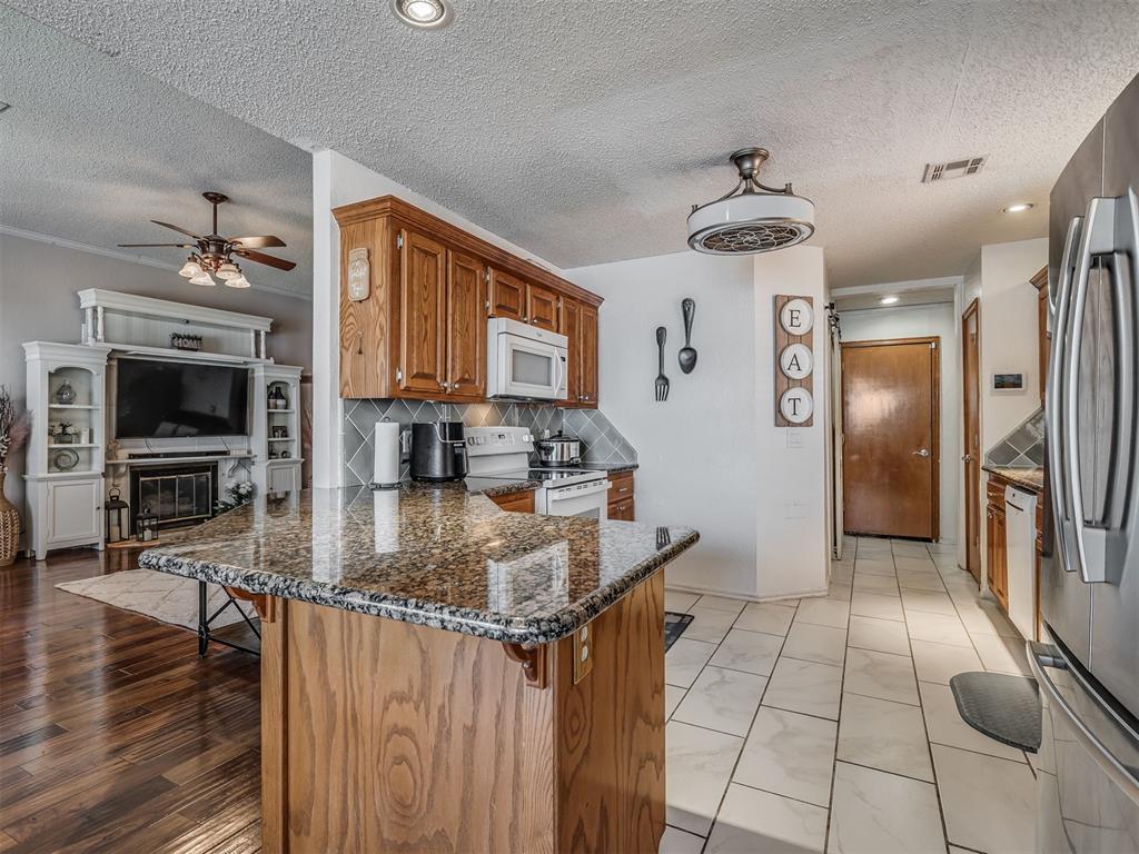 17304 Sun River Court Property Photo 8