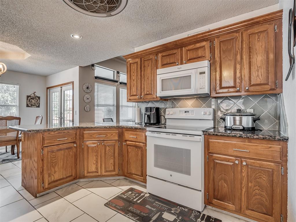 17304 Sun River Court Property Photo 11