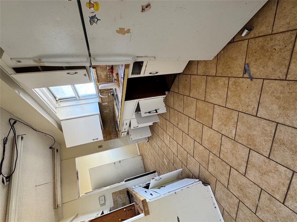 6416 N Nicklas Avenue Property Photo 11