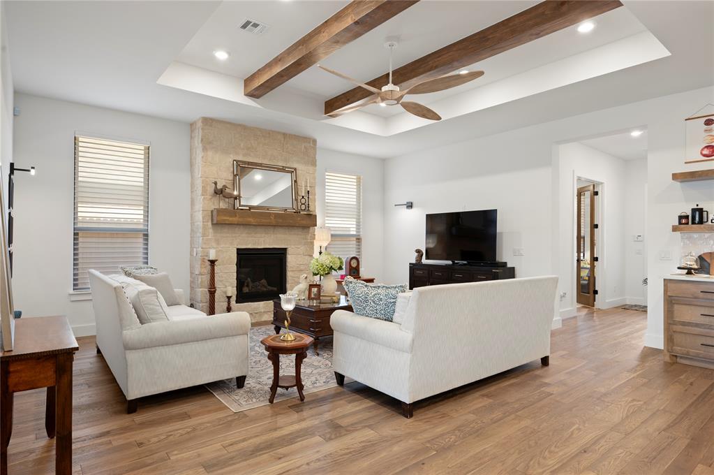 16217 Blackberry Farm Road Property Photo 8