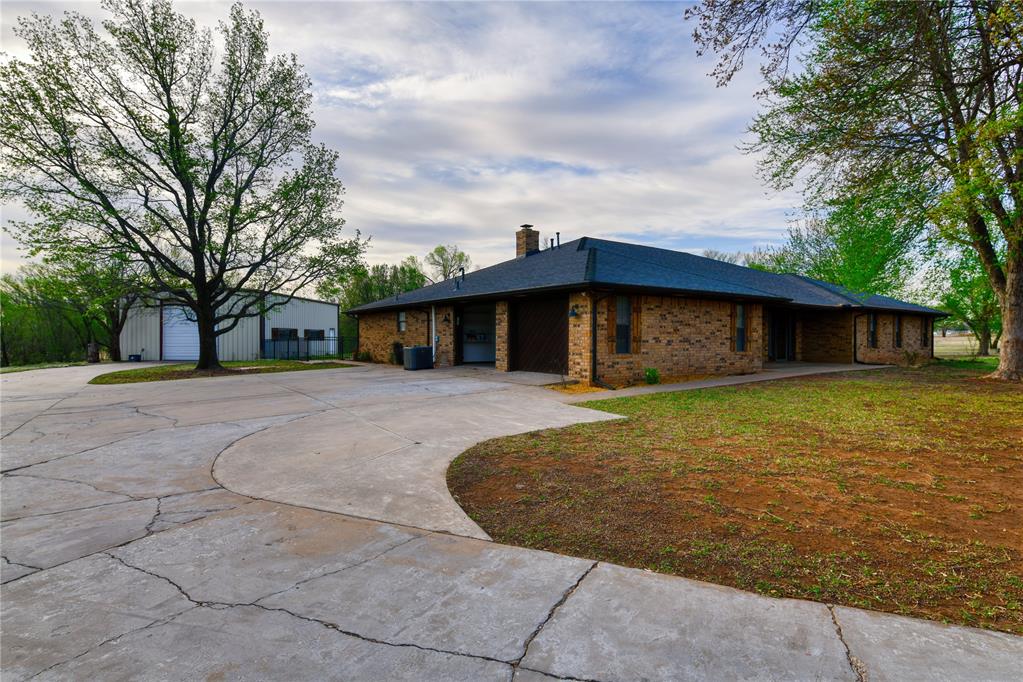1010 Amy Way Property Photo 3