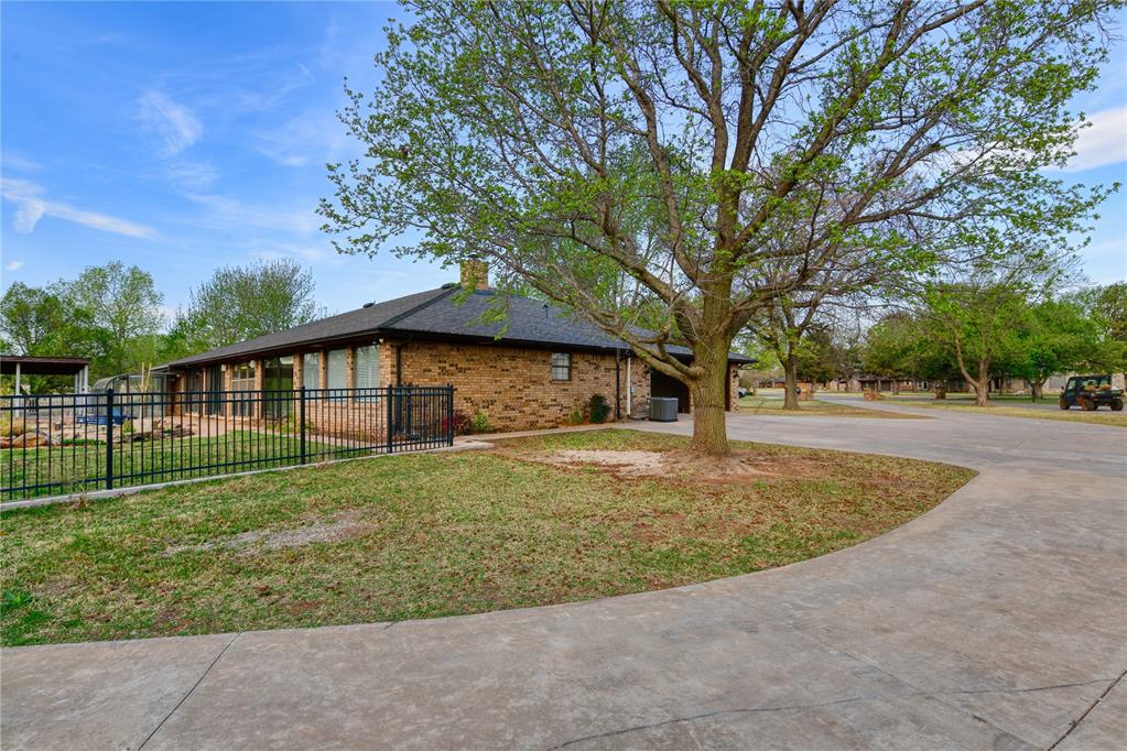1010 Amy Way Property Photo 5