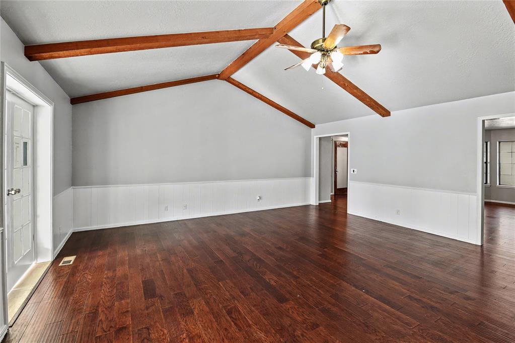 1010 Amy Way Property Photo 14
