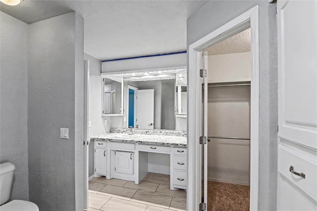 1010 Amy Way Property Photo 23