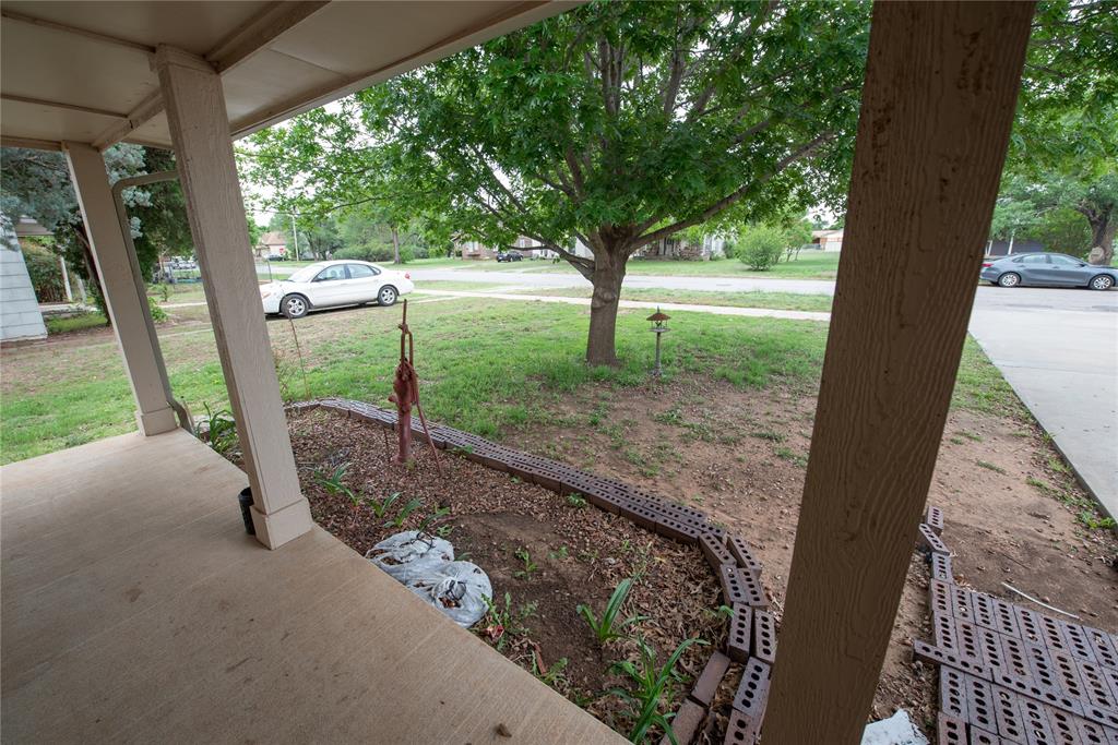 216 N Hitchcock Street Property Photo 4