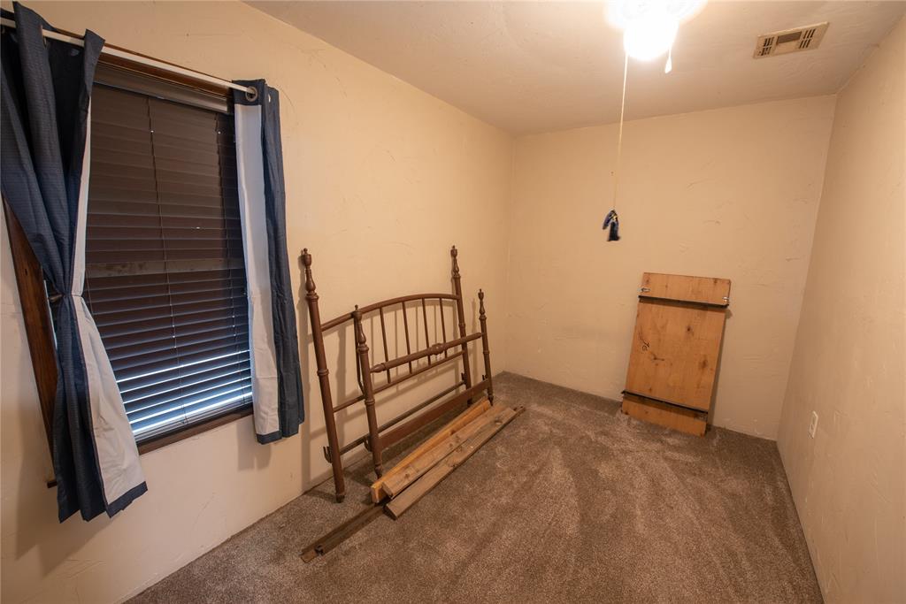 216 N Hitchcock Street Property Photo 15
