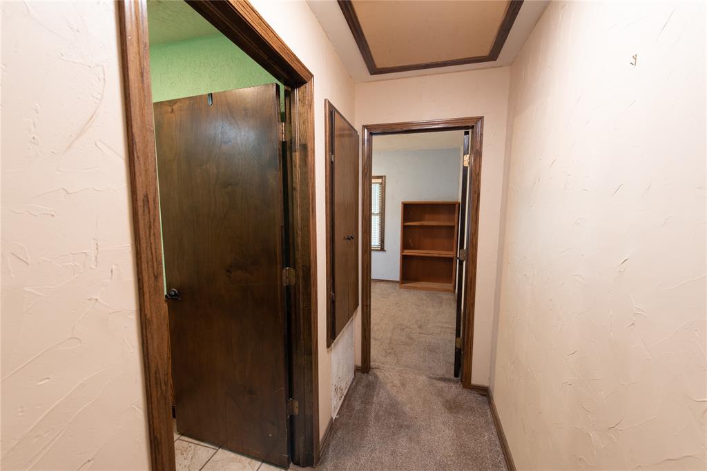 216 N Hitchcock Street Property Photo 17