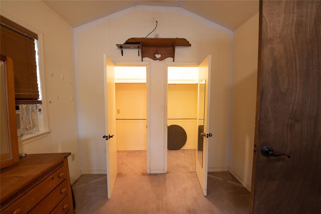 216 N Hitchcock Street Property Photo 23