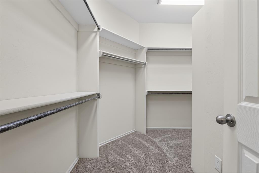 15528 Swallowtail Road Property Photo 20
