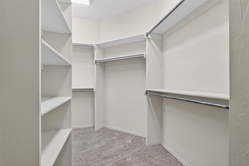 15528 Swallowtail Road Property Photo 22
