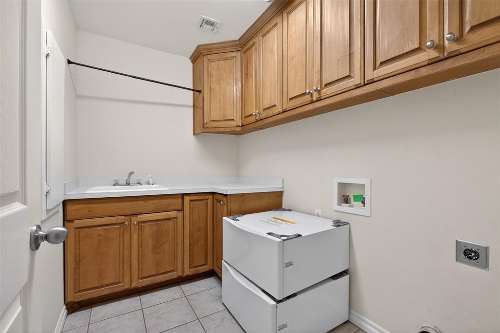 15528 Swallowtail Road Property Photo 23
