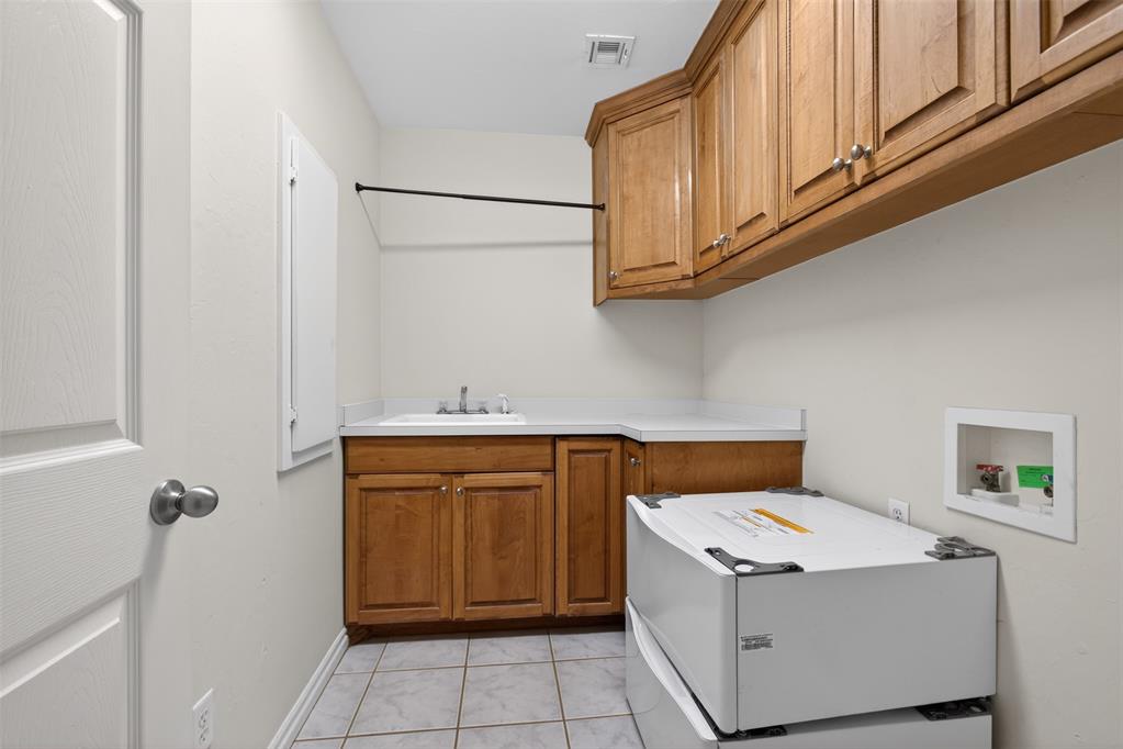 15528 Swallowtail Road Property Photo 24