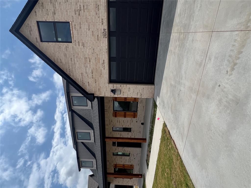 2609 Landrun Property Photo 3