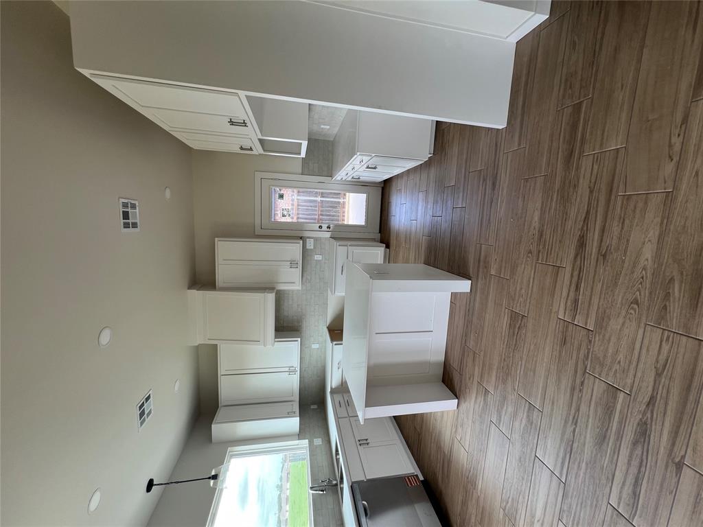 2609 Landrun Property Photo 10