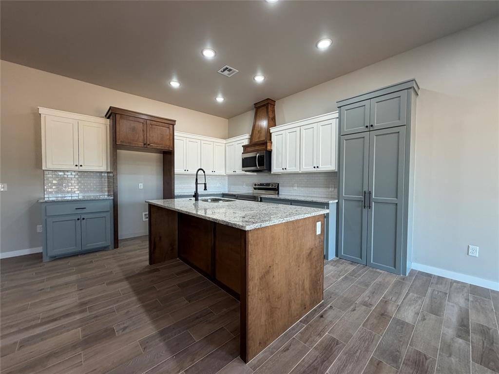 2204 Winter Ridge Road Property Photo 4