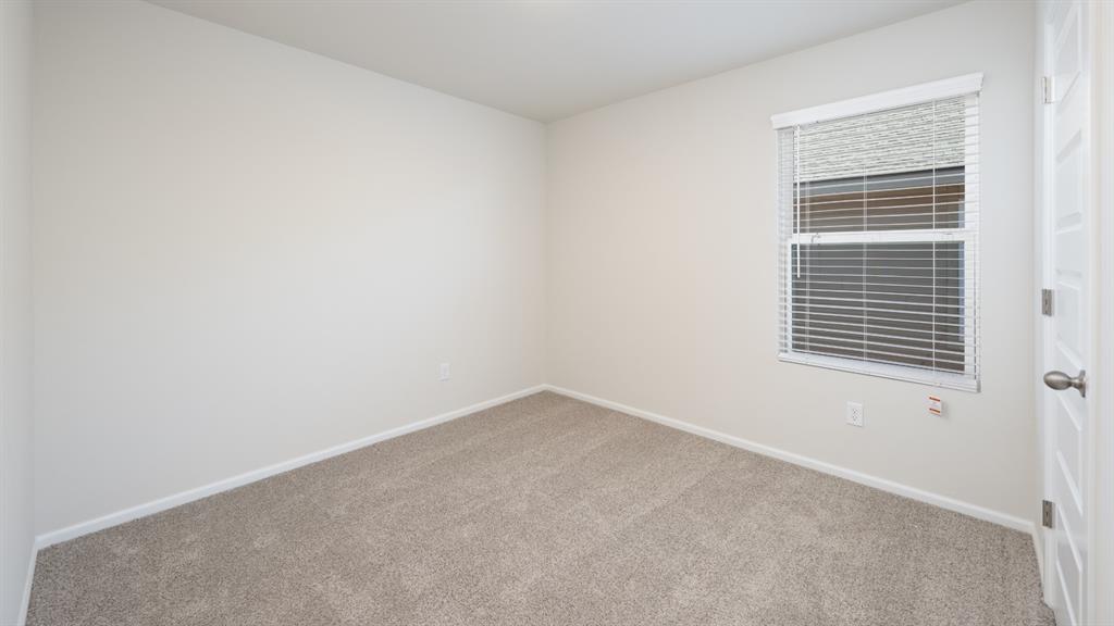 1905 Redbud Way Property Photo 5