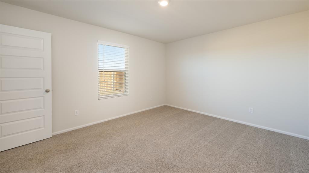 1905 Redbud Way Property Photo 9