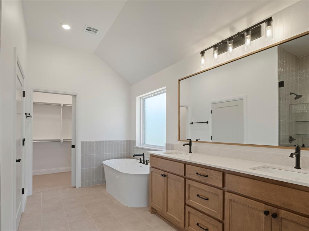 7901 Nw 163rd Street Property Photo 23