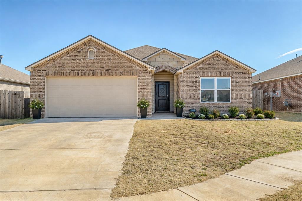 9504 Saddle Drive Property Photo 1
