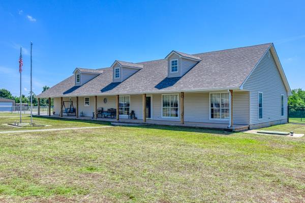 2300 S Main Street Property Photo 5
