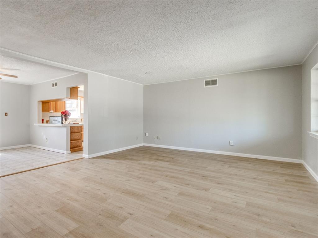 3052 Nw 68th Street Property Photo 6