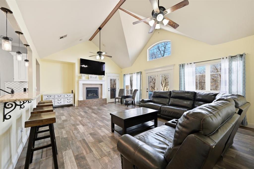 3353 Mcdaniel Property Photo 4