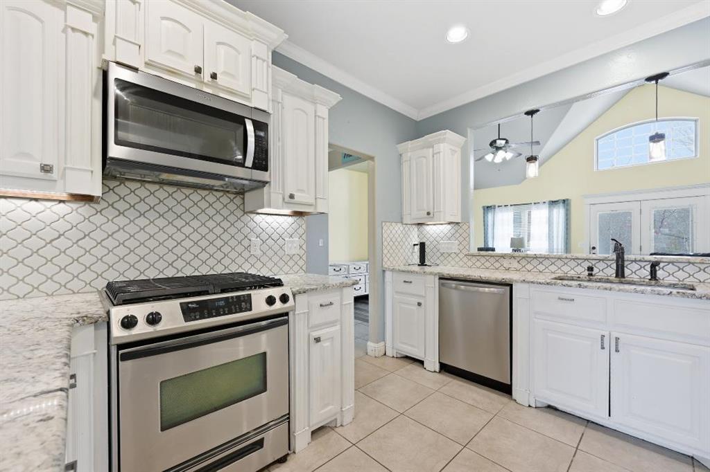 3353 Mcdaniel Property Photo 5