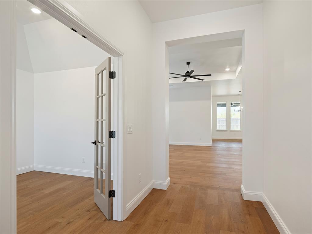 16309 Blackberry Farm Road Property Photo 3