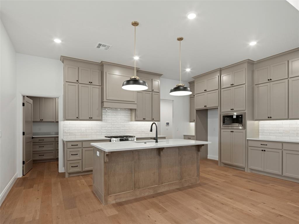 16309 Blackberry Farm Road Property Photo 9