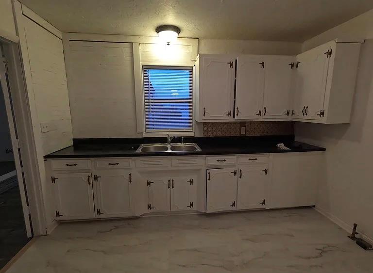 910 N Hightower Street Property Photo 4