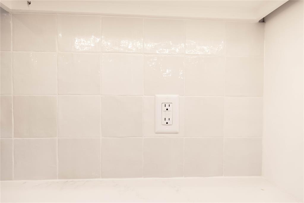 9312 Nw 119th Street Property Photo 6
