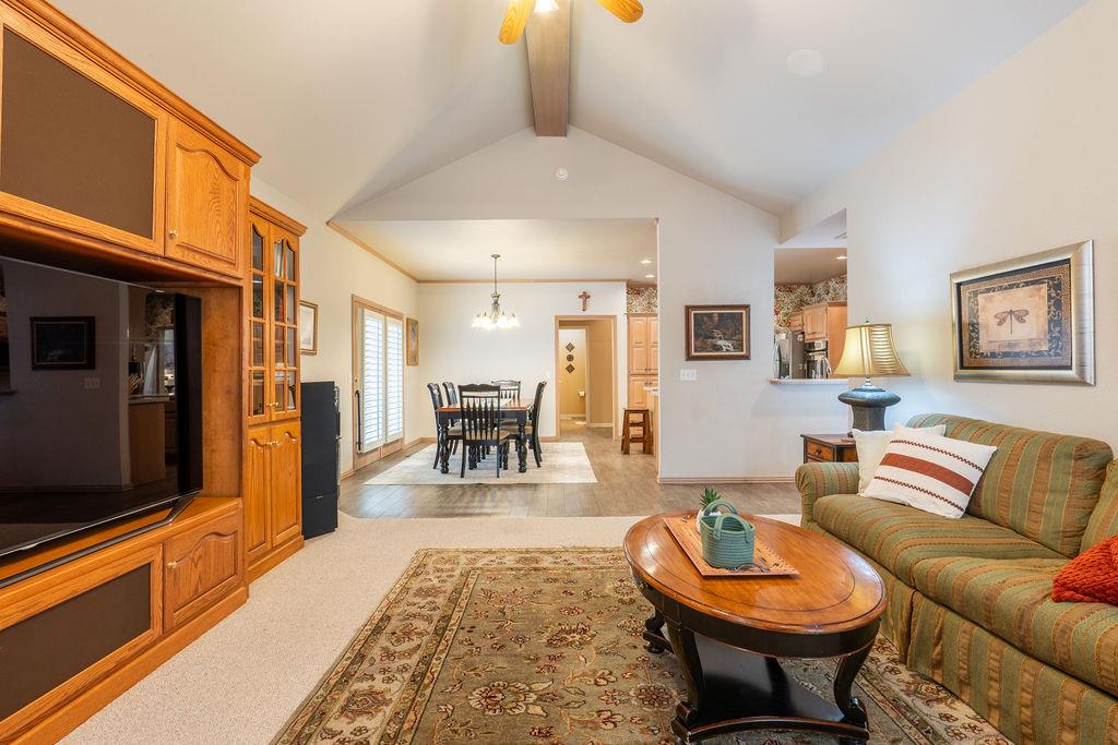 9 Castle Creek Place Property Photo 10